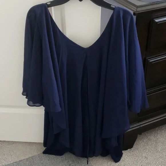 NWT Avenue Navy Overlay V-Neck Removable Tassel Necklace Blouse - Picture 9 of 9